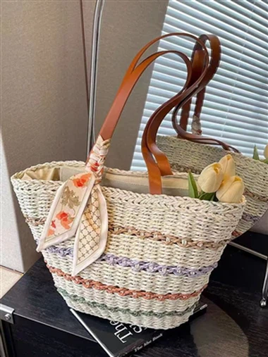 گرمیوں میں آپ اپنے بیگز میں سے کیا انتخاب کریں گے؟