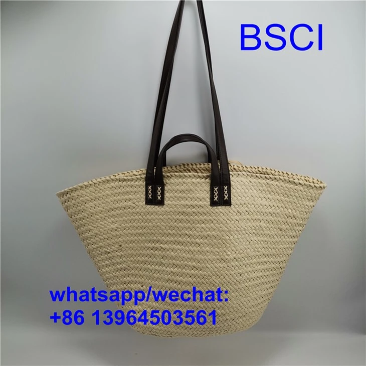 خواتین ہاتھ سے تیار ساحل سمندر کے تھیلے
