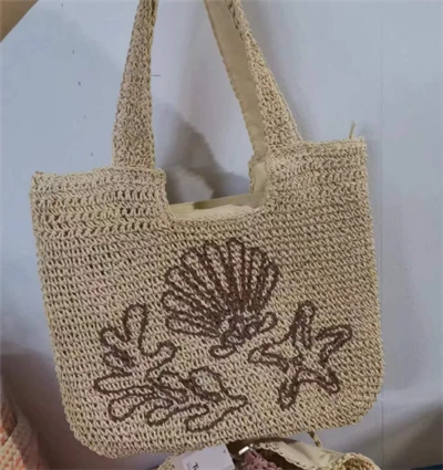 برائیڈری پیٹرن کے ساتھ کاغذی کروشیٹ شولڈر بیگ