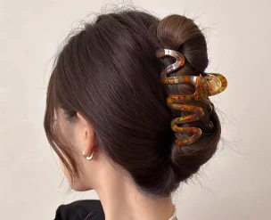 بڑے بالوں کے پنجوں کے کلپس